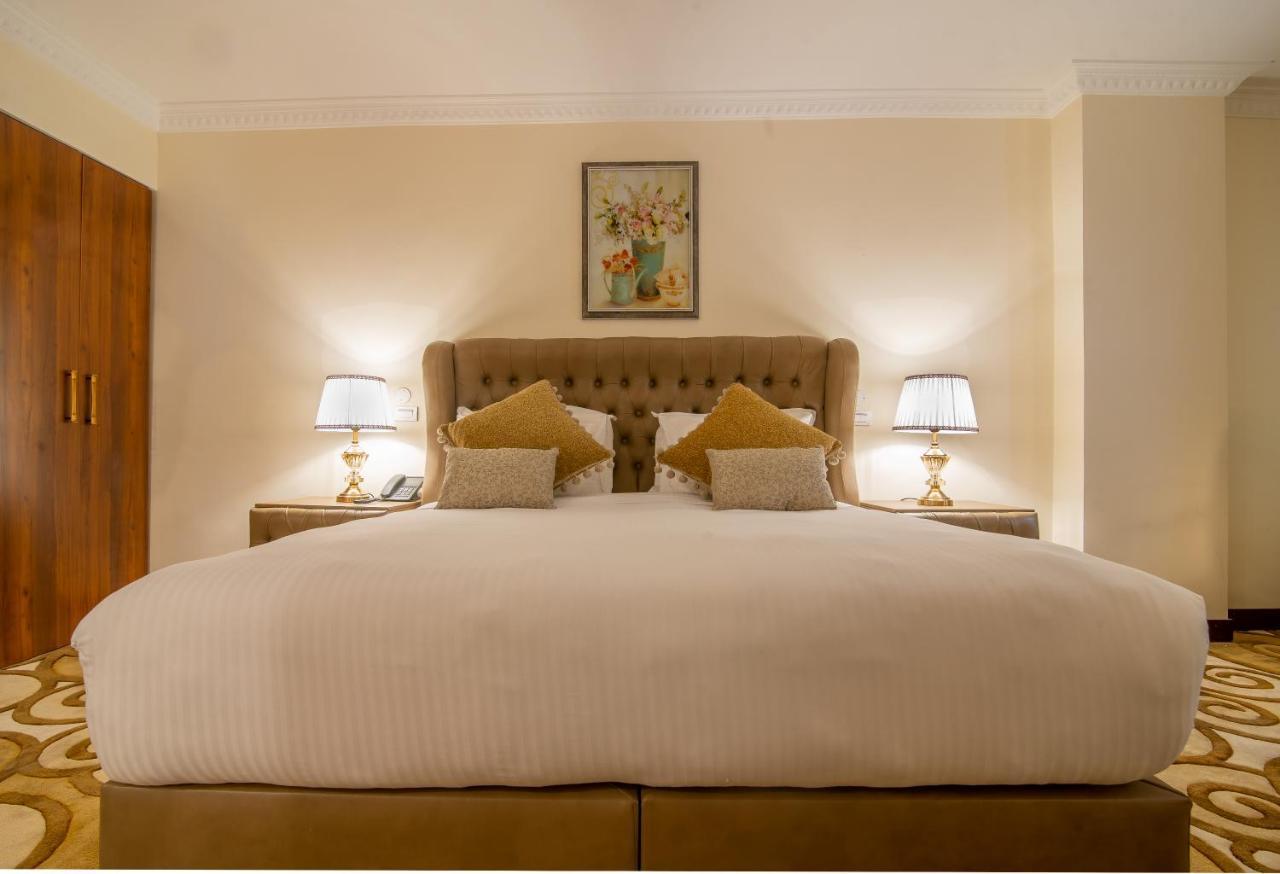 The Grand Palace Hotel Αντίς Αμπέμπα Εξωτερικό φωτογραφία